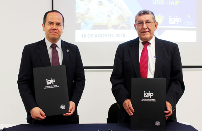 UDB y el IAIP firmaron convenio para la formaci&oacute;n y promoci&oacute;n del derecho de acceso a la informaci&oacute;n p&uacute;blica