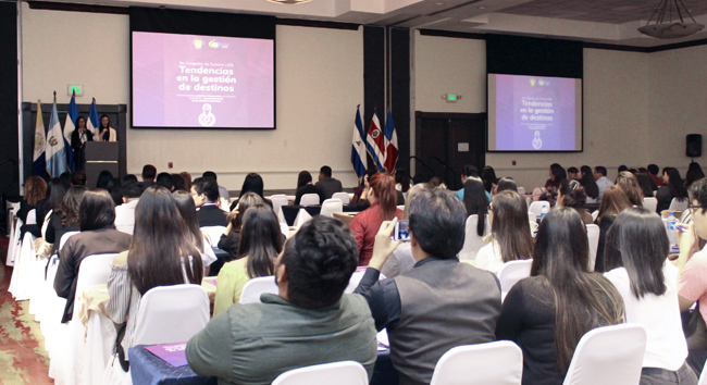 Escuela de Idiomas y Educaci&oacute;n de la UDB realiz&oacute; el primer congreso de turismo