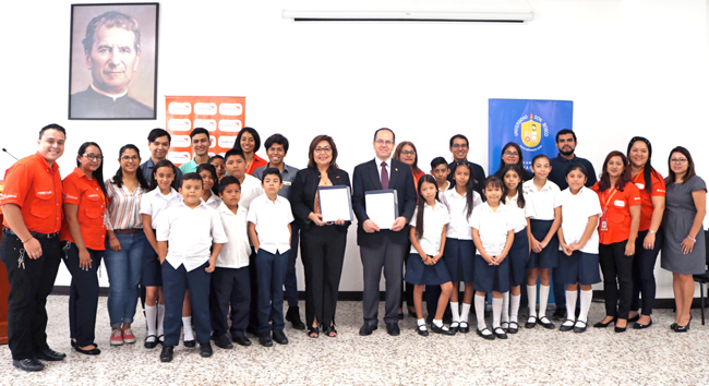 UDB y World Vision firmaron convenio marco de colaboraci&oacute;n para el desarrollo de la ni&ntilde;ez y juventud salvadore&ntilde;a