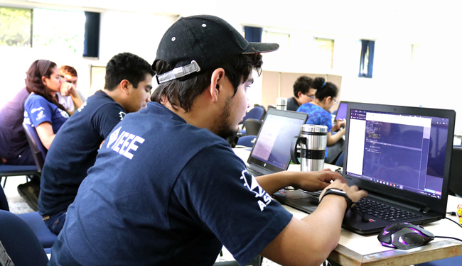 Estudiantes de computaci&oacute;n y mecatrónica obtienen los primeros lugares a nivel nacional en el IEEEXtreme