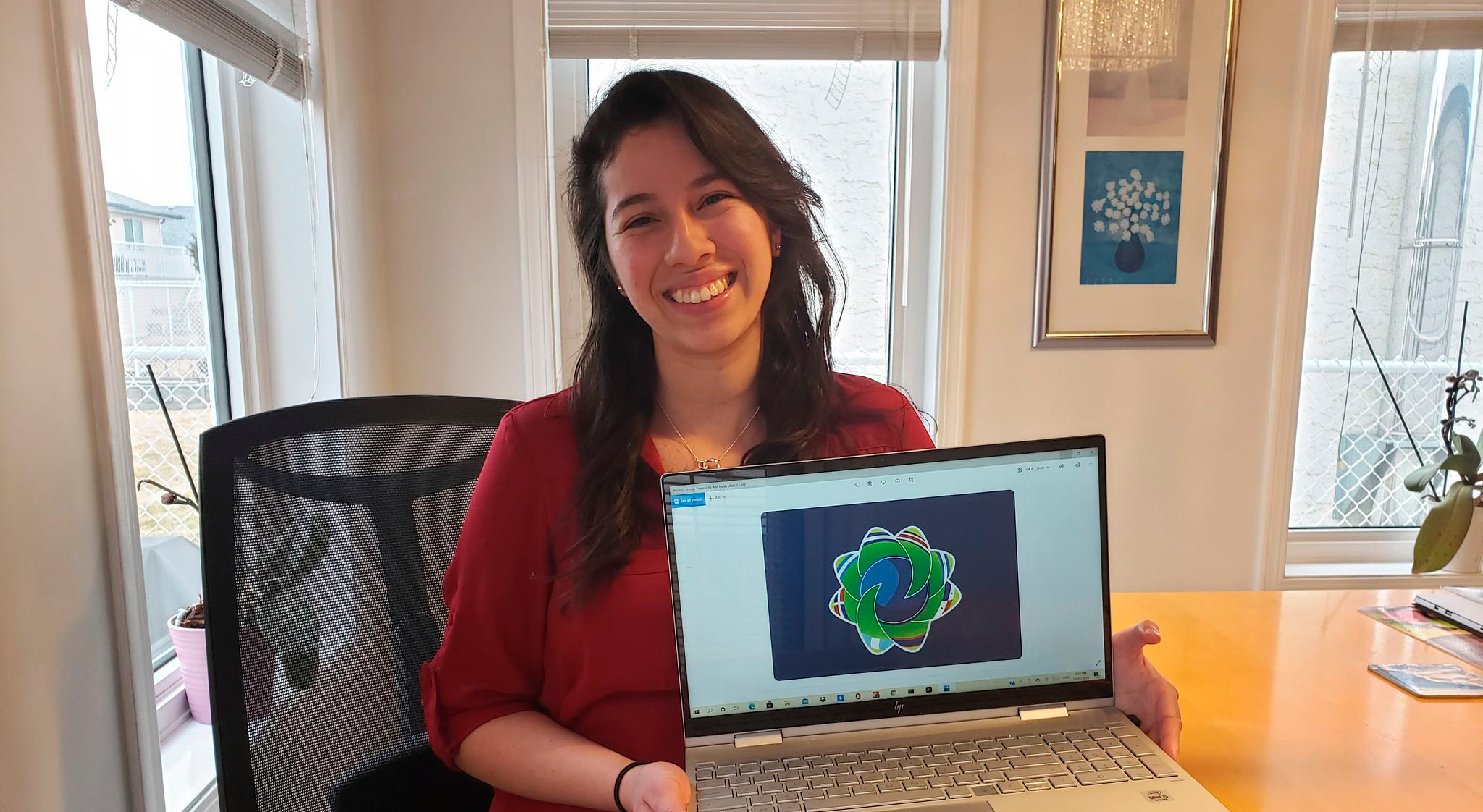 Graduada de Dise&ntilde;o Gr&aacute;fico gana concurso regional del SICA