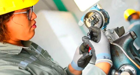 Idalia M&eacute;ndez, graduada de Ingenier&iacute;a El&eacute;ctrica