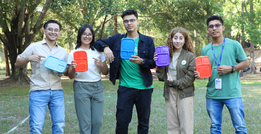 Estudiantes impulsan campaña “Trae tu tupper” para reducción del uso de desechables