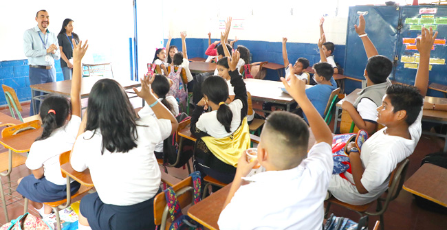 Jóvenes y niños de centro educativo de Antiguo Cuscatlán se forman en Francés