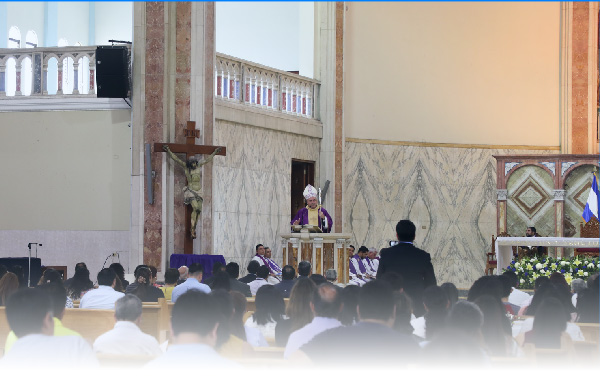 Su santidad el Papa Francisco saluda a la UDB por su 40 año de fundación