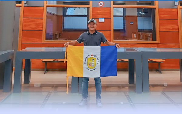 Estudiante de Mercadotecnia realiza intercambio estudiantil en España
