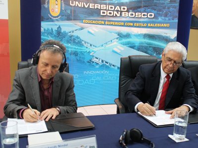 Representante de Ibes y Rector de la UDB firman convenio Representante de Ibes y Rector de la UDB firman convenio