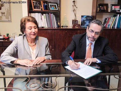 Firma de carta de entendimiento UDB-ECMH
