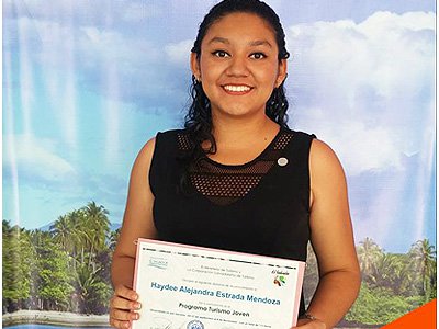 Alumnos fueron formado con programa Turismo Joven