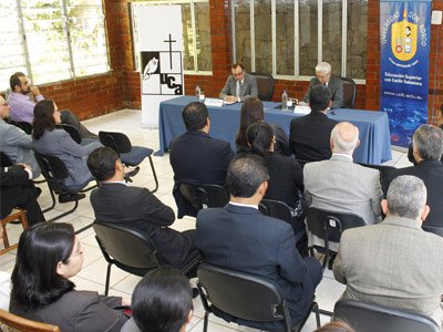 Durante la firma del convenio