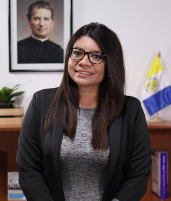 Directora de la Escuela de Idiomas y Educación