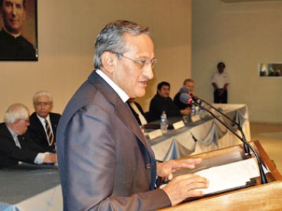 Palabras del Rector Mayor de los Salesianos presbÃ?Â­tero Pascual ChÃ?Â¡vez Villanueva durante la entrega del Doctorado Honoris Causa en Humanidades. 