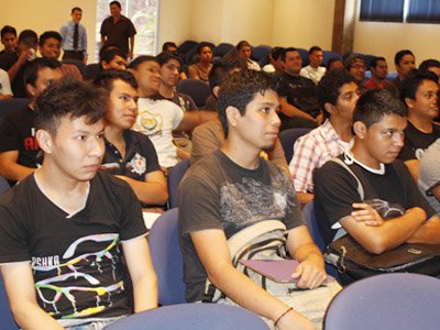 Asistentes a FLISOL UDB 2013