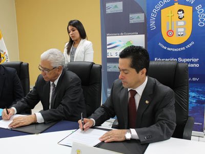 Rector de la UDB y Ministro de EconomÃ???Ã??Ã?Â­a firman convenio