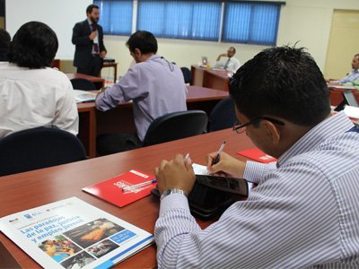 Seminario Las paradojas de la paz, justicia y empleo juvenil