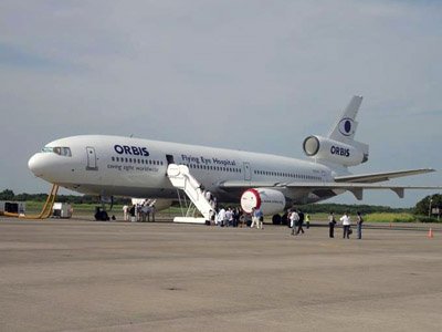 Visita del aviÃ?Â³n hospital ORBIS a El Salvador