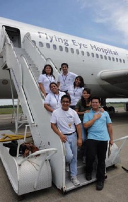 Estudiantes de IngenierÃ?Â­a BiomÃ?Â©dica de la Universidad Don Bosco en aviÃ?Â³n hospital ORBIS