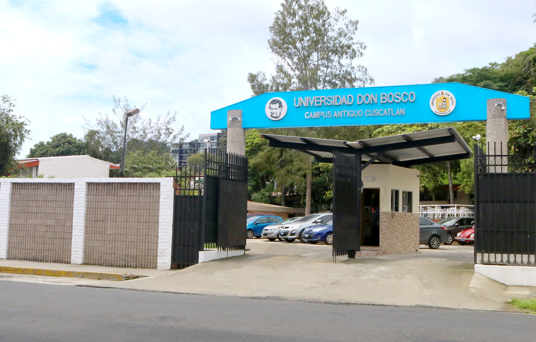 Fachada Campus Antiguo Ingreso