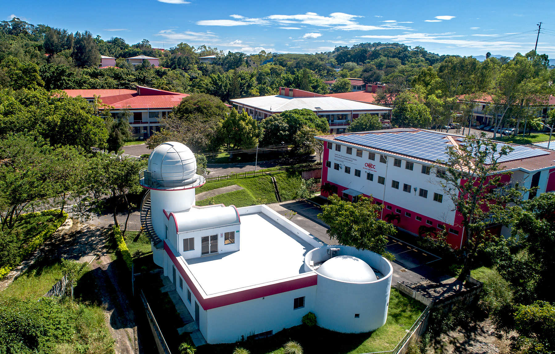 Foto aérea OMM y Campus UDB para portada