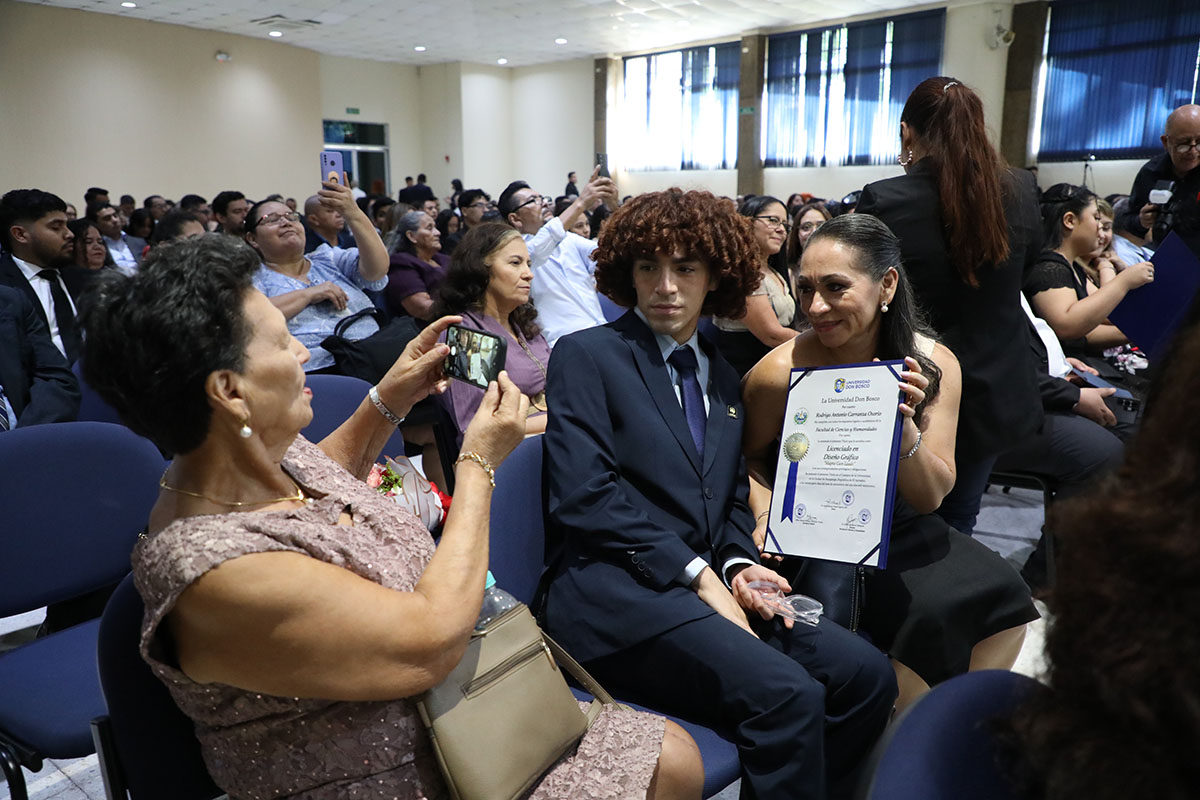 CEREMONIAS DE GRADUACIÓN DE CICLO 02-2025 - DÍA 1 - ACTO 2