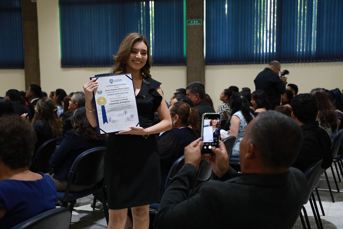CEREMONIAS DE GRADUACIÓN DE CICLO 02-2025 - DÍA 1 - ACTO 2
