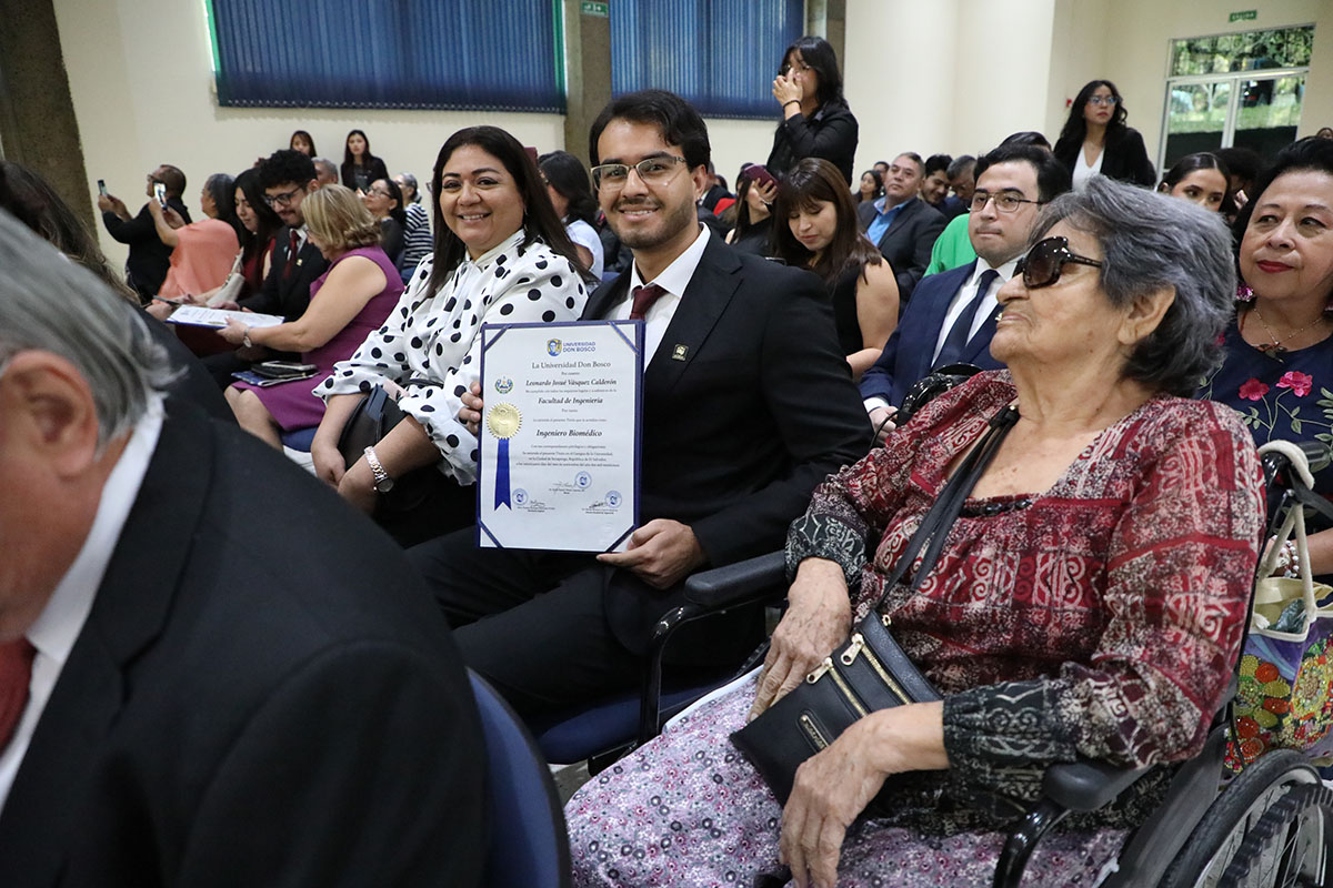 CEREMONIAS DE GRADUACIÓN DE CICLO 02-2025 - DÍA 3 - ACTO 8