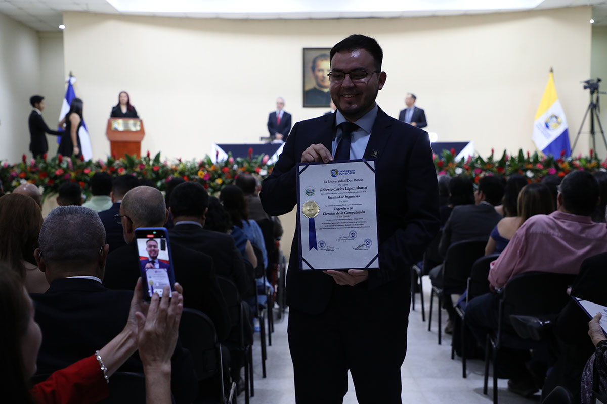 CEREMONIAS DE GRADUACIÓN DE CICLO 02-2025 - DÍA 3 - ACTO 8