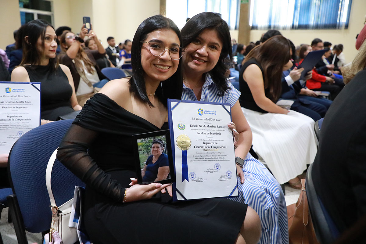 CEREMONIAS DE GRADUACIÓN DE CICLO 02-2025 - DÍA 3 - ACTO 8