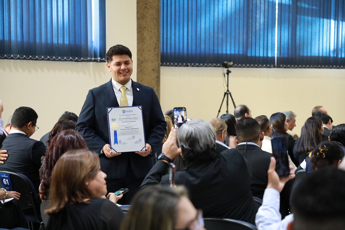 CEREMONIAS DE GRADUACIÓN DE CICLO 02-2025 - DÍA 3 - ACTO 8
