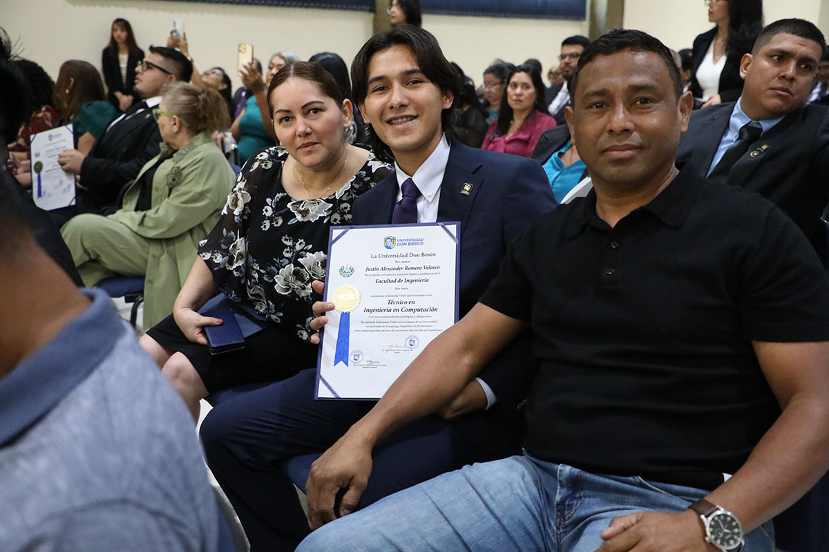 CEREMONIAS DE GRADUACIÓN DE CICLO 02-2025 - DÍA 3 - ACTO 7