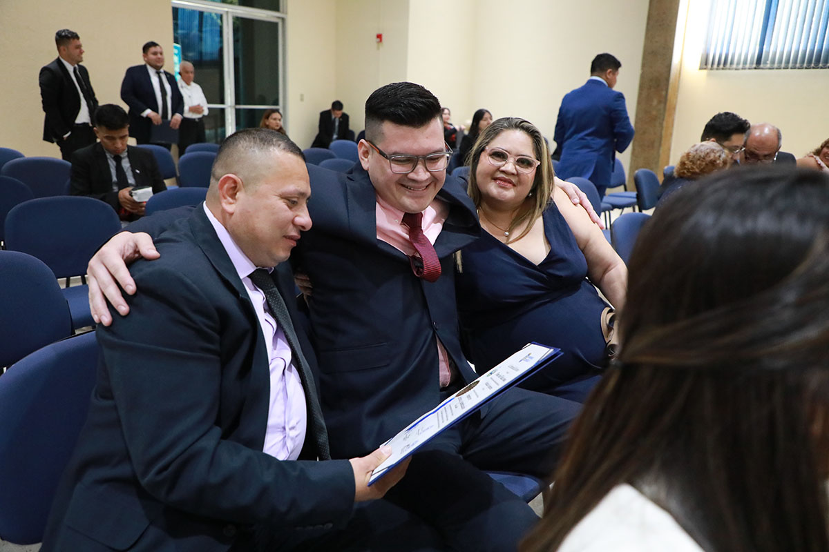 CEREMONIAS DE GRADUACIÓN DE CICLO 02-2025 - DÍA 3 - ACTO 8