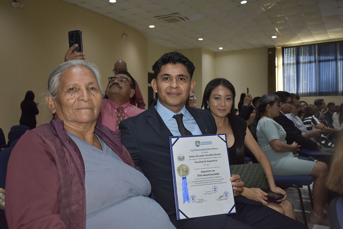 CEREMONIAS DE GRADUACIÓN DE CICLO 02-2025 - DÍA 3 - ACTO 8