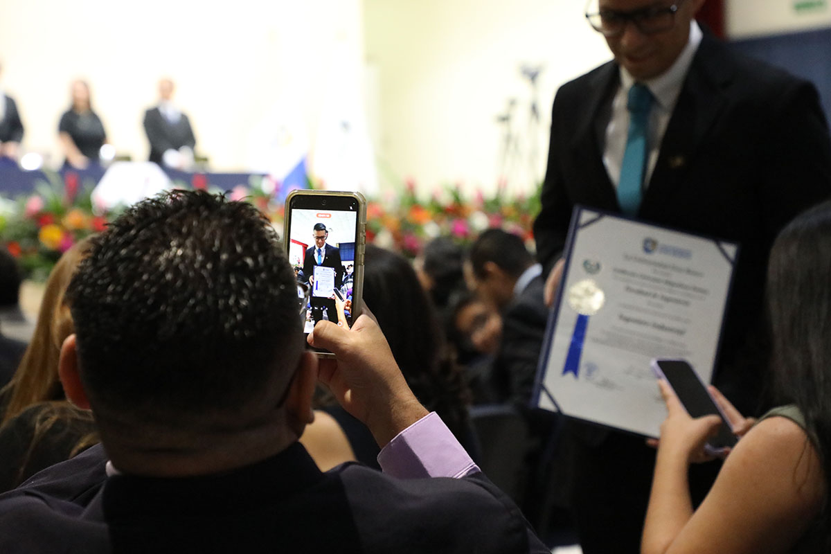 CEREMONIAS DE GRADUACIÓN DE CICLO 02-2025 - DÍA 3 - ACTO 9