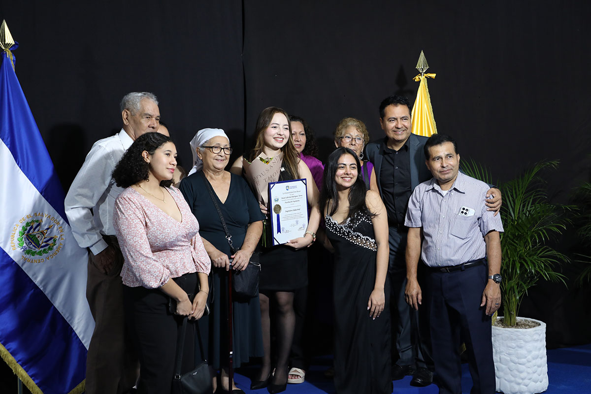 CEREMONIAS DE GRADUACIÓN DE CICLO 02-2025 - DÍA 3 - ACTO 9