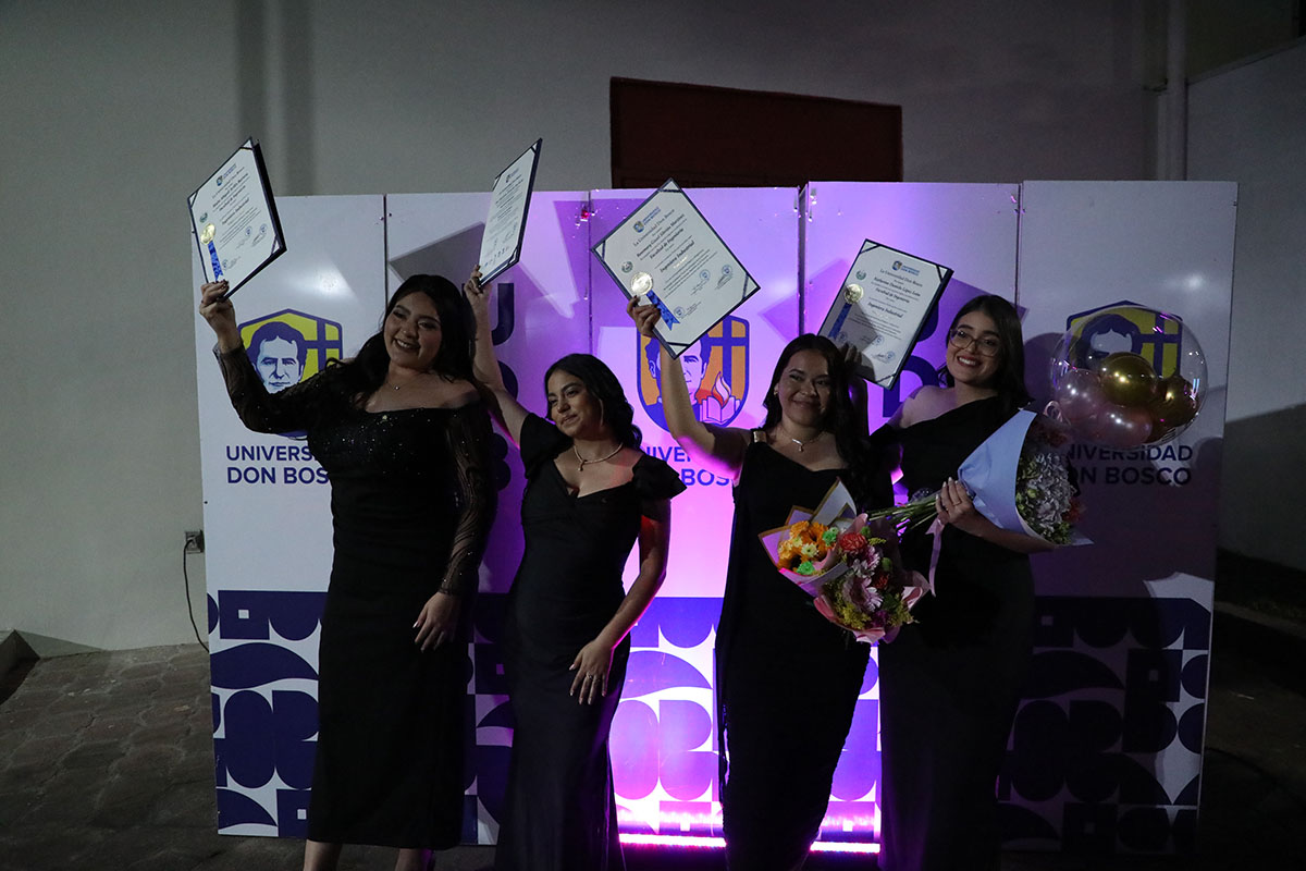 CEREMONIAS DE GRADUACIÓN DE CICLO 02-2025 - DÍA 3 - ACTO 9