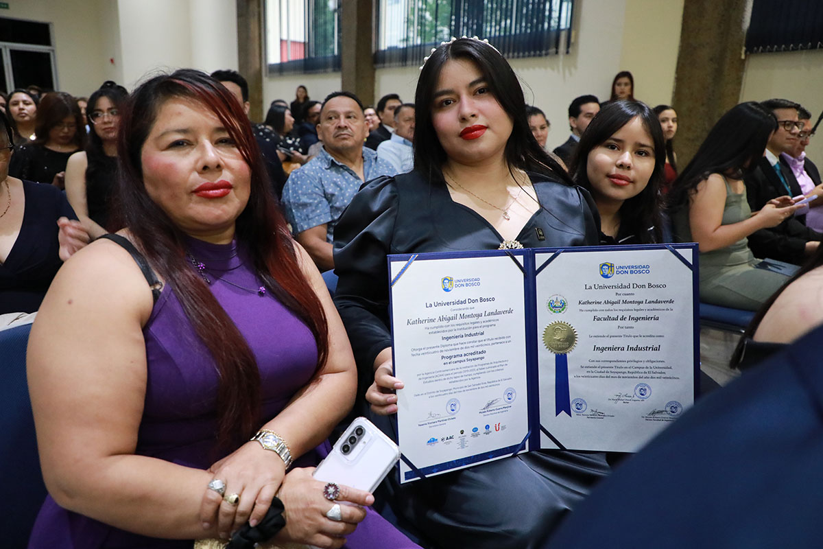 CEREMONIAS DE GRADUACIÓN DE CICLO 02-2025 - DÍA 3 - ACTO 9