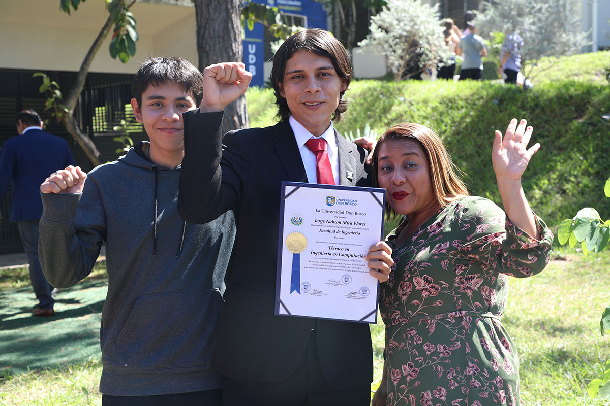 CEREMONIAS DE GRADUACIÓN DE CICLO 02-2025 - DÍA 3 - ACTO 7