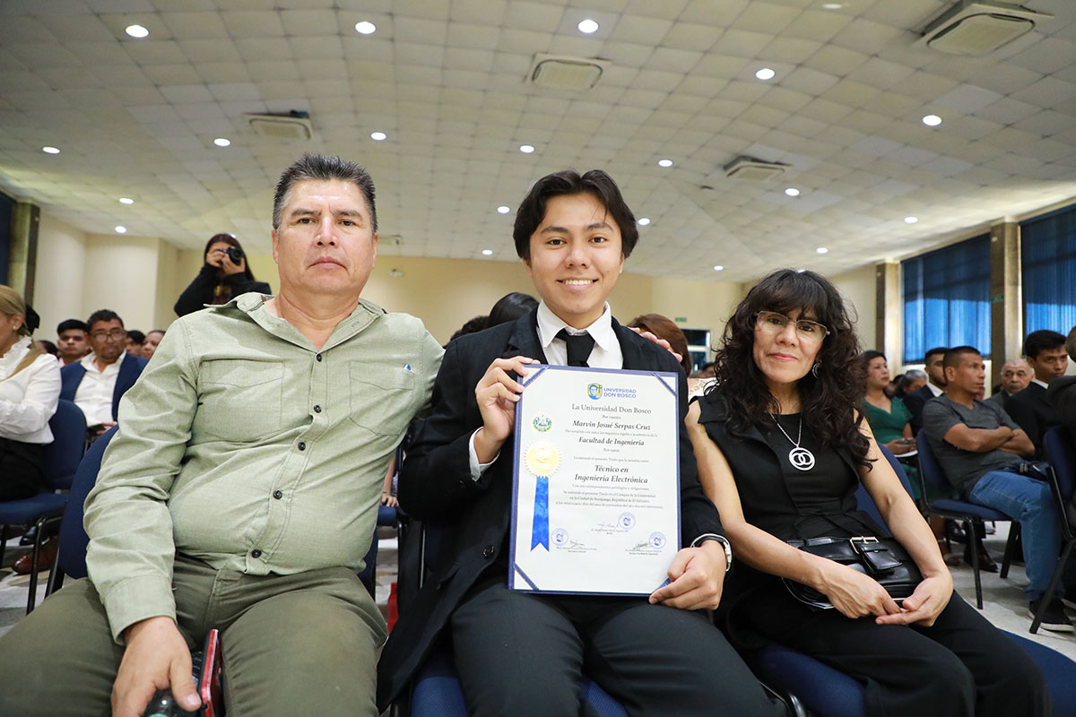 CEREMONIAS DE GRADUACIÓN DE CICLO 02-2025 - DÍA 3 - ACTO 7