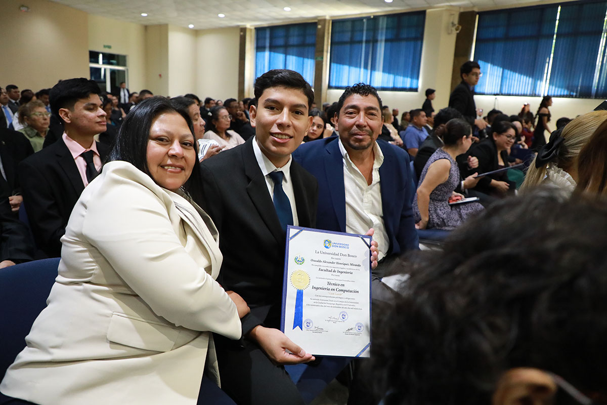 CEREMONIAS DE GRADUACIÓN DE CICLO 02-2025 - DÍA 3 - ACTO 7