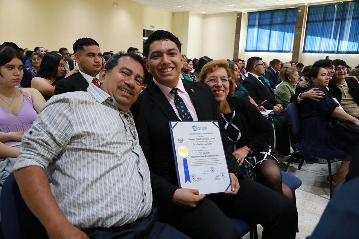 CEREMONIAS DE GRADUACIÓN DE CICLO 02-2025 - DÍA 3 - ACTO 7