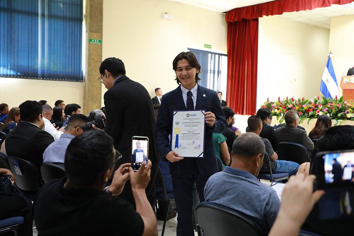 CEREMONIAS DE GRADUACIÓN DE CICLO 02-2025 - DÍA 3 - ACTO 7