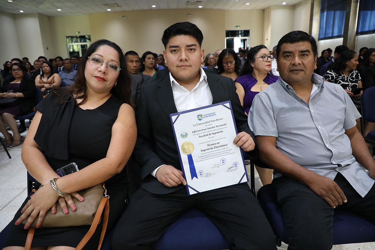 CEREMONIAS DE GRADUACIÓN DE CICLO 02-2025 - DÍA 3 - ACTO 7