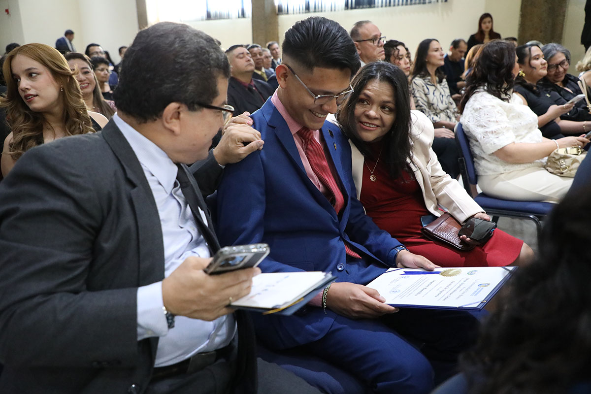 CEREMONIAS DE GRADUACIÓN DE CICLO 02-2025 - DÍA 3 - ACTO 8