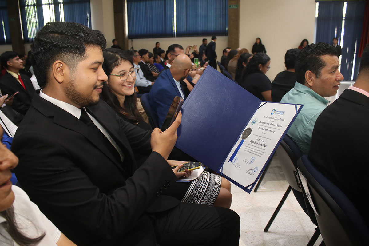 CEREMONIAS DE GRADUACIÓN DE CICLO 01-2026 - DÍA 2 - ACTO 1