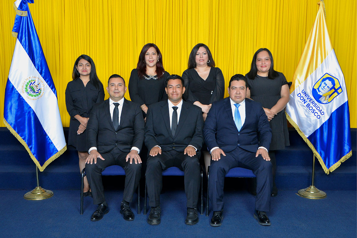 GRADUADOS DE LA UNIVERSIDAD DON BOSCO NOVIEMBRE-2025 DE LA DIRECCIÓN DE EDUCACIÓN A DISTANCIA.
EN LA ESPECIALIDAD DE MAESTRÍA EN POLÍTICAS PARA LA PREVENCIÓN DE LA VIOLENCIA JUVENIL EN CULTURA DE PAZ