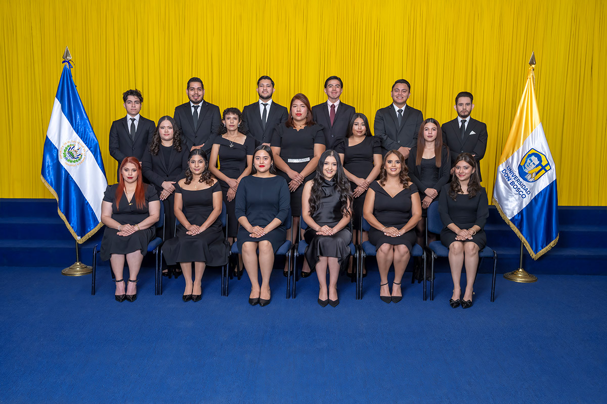 GRADUADOS DE LA UNIVERSIDAD DON BOSCO JUNIO-2026 DE LA FACULTAD DE CIENCIAS ECONÓMICAS. EN LAS ESPECIALIDADES DE LICENCIATURA EN MERCADOTECNIA.