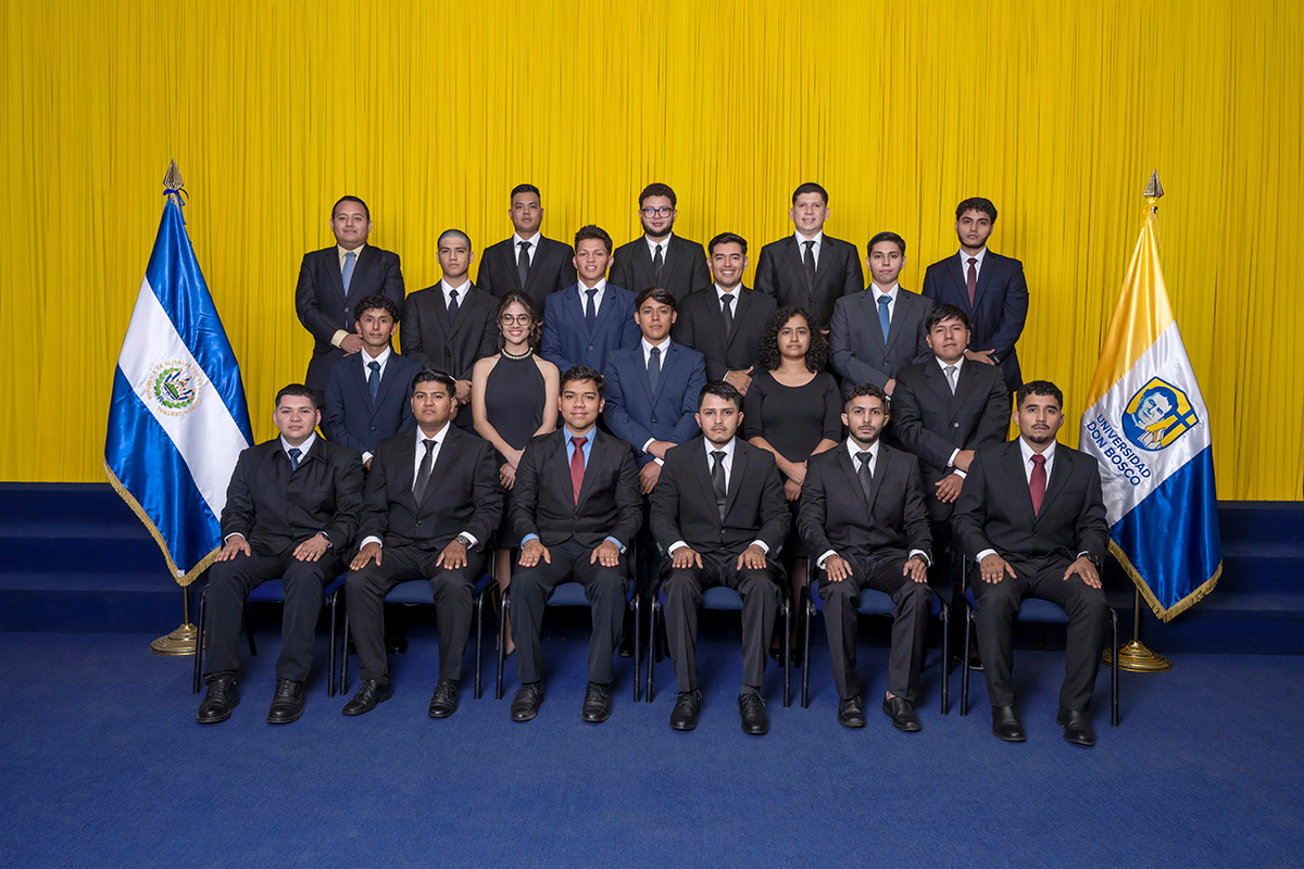 GRADUADOS DE LA UNIVERSIDAD DON BOSCO JUNIO-2026 DE LA FACULTAD DE AERONÁUTICA. EN LA ESPECIALIDADES DE TÉCNICO EN MANTENIMIENTO AERONÁUTICO.