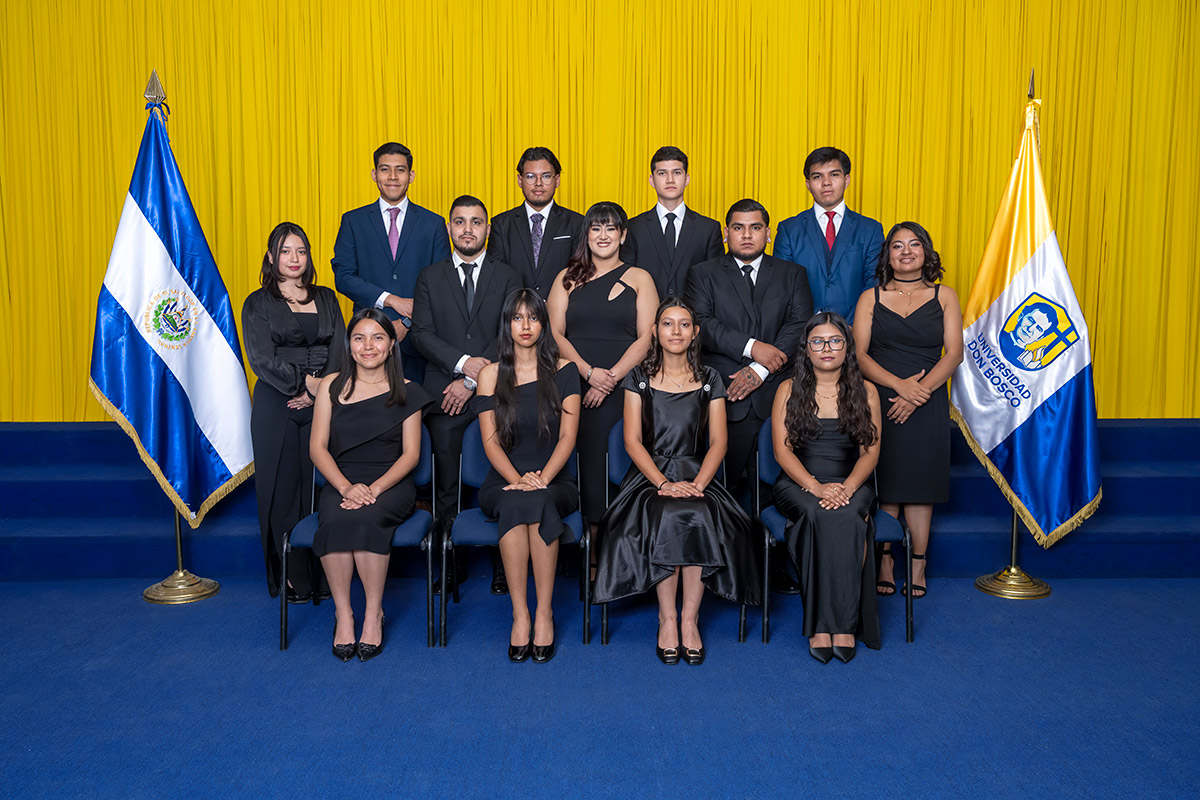 GRADUADOS DE LA UNIVERSIDAD DON BOSCO JUNIO-2026 DE LA FACULTAD DE CIENCIAS Y HUMANIDADES. EN LA ESPECIALIDAD DE TÉCNICO EN MULTIMEDIA.
