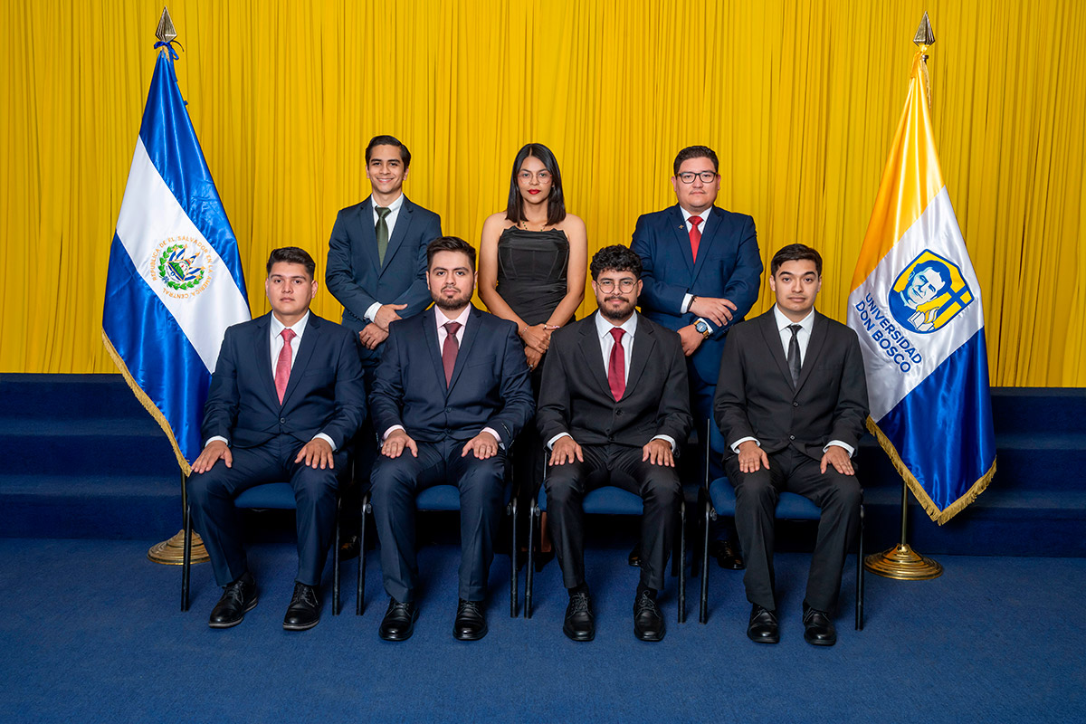 GRADUADOS DE LA UNIVERSIDAD DON BOSCO JUNIO-2026 DE LA FACULTAD DE AERONÁUTICA. EN LA ESPECIALIDAD DE INGENIERÍA EN AERONÁUTICA.