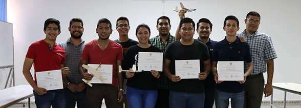 Alumnos de aeronáutica fortalecen competencias en aeromodelismo